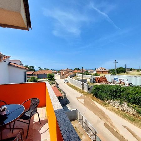 Apartman Zeljo Galizana Exterior photo